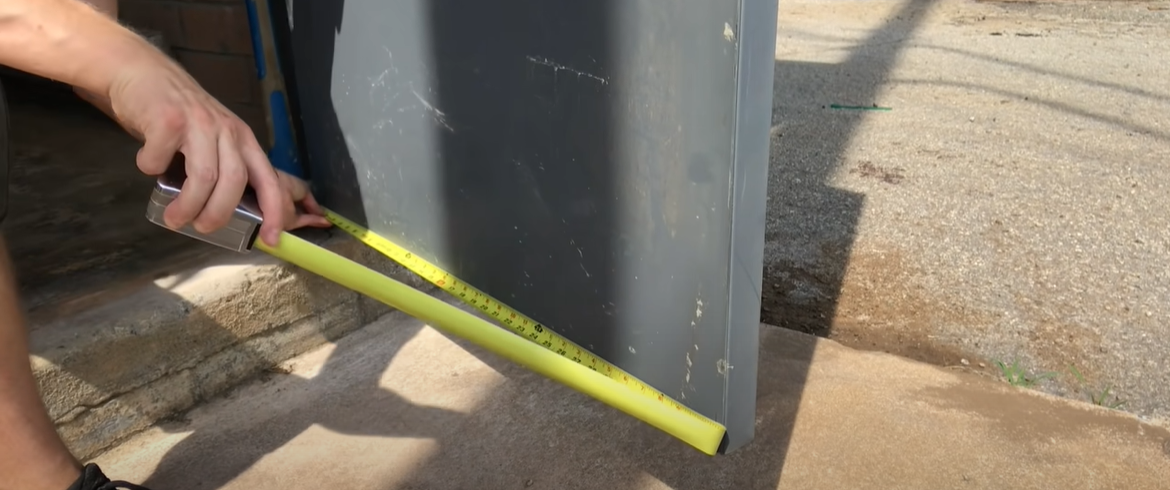 How to stop water from coming underdoor strom door